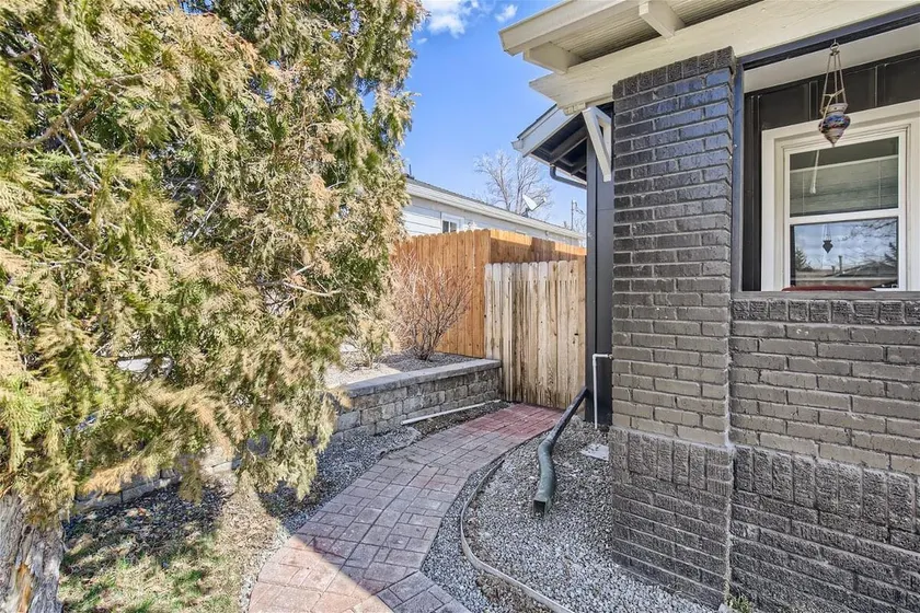 Edgewater Nook - Image 1