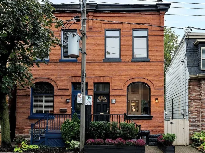 Stunning Historic Upscale Toronto Home - Image 1