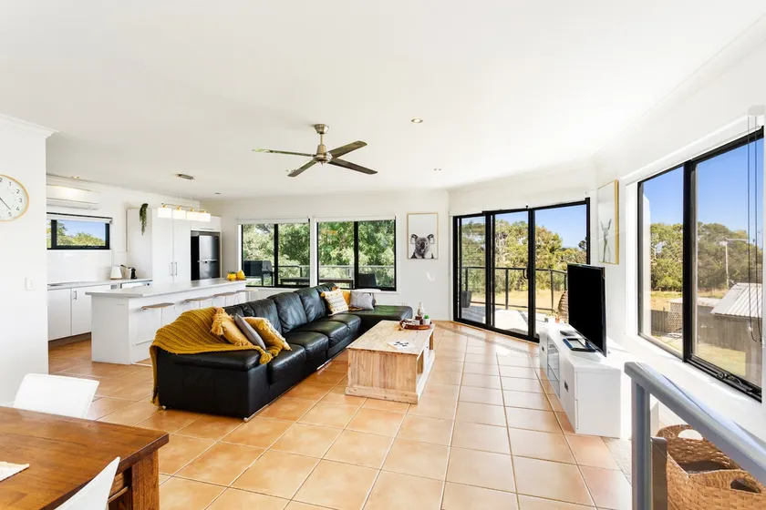 King Bed' tranquil paradise Cowes 4BR 4BTH - Image 1