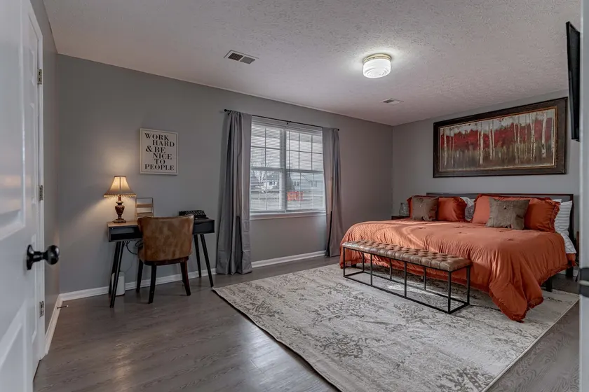 Roomy 4BR • Heart of Bluegrass - Image 1