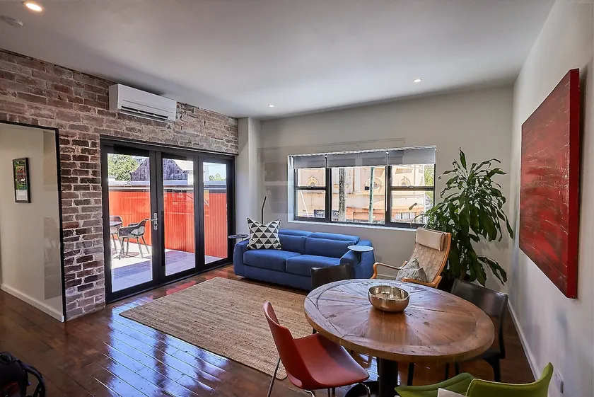 Mrs Owens 1Br Loft Apartment - Roof Top Pool - Image 1
