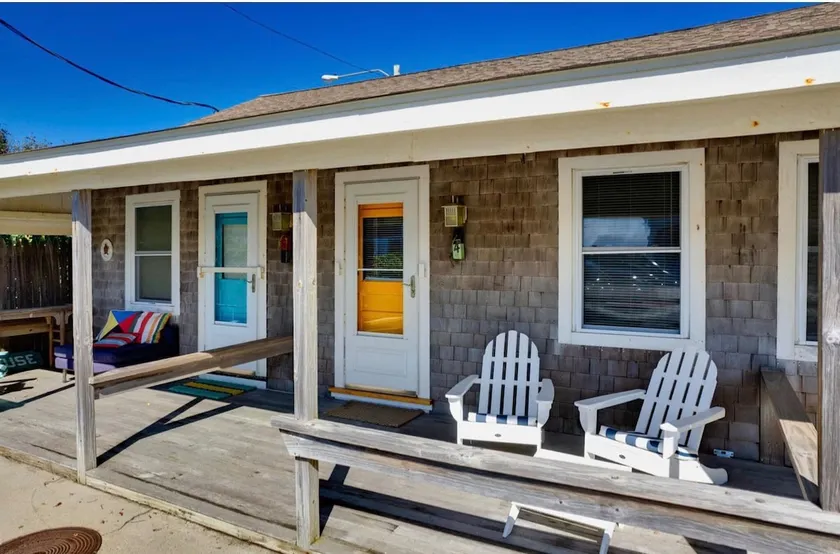 Private beach access, Wi-Fi, Full kitchen - Image 1