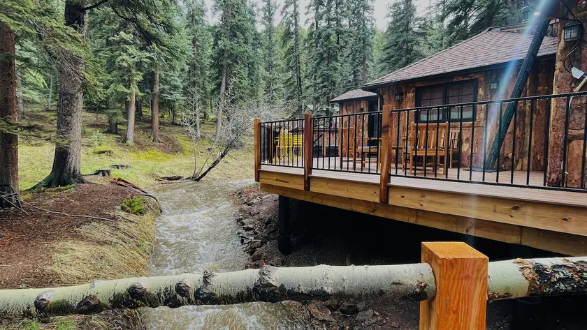Creekside cabin with 30+ day discount - Image 1