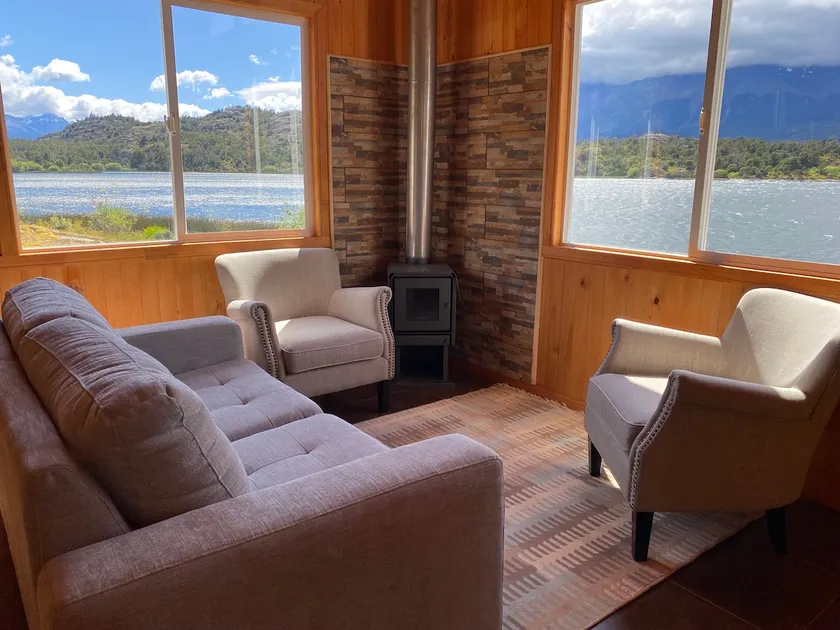 Chucao Cabin / Vientos del Sur Tourism - Image 1
