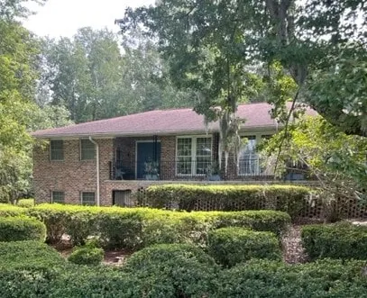 Spacious & Centrally located in CHS Lowcountry - Image 1