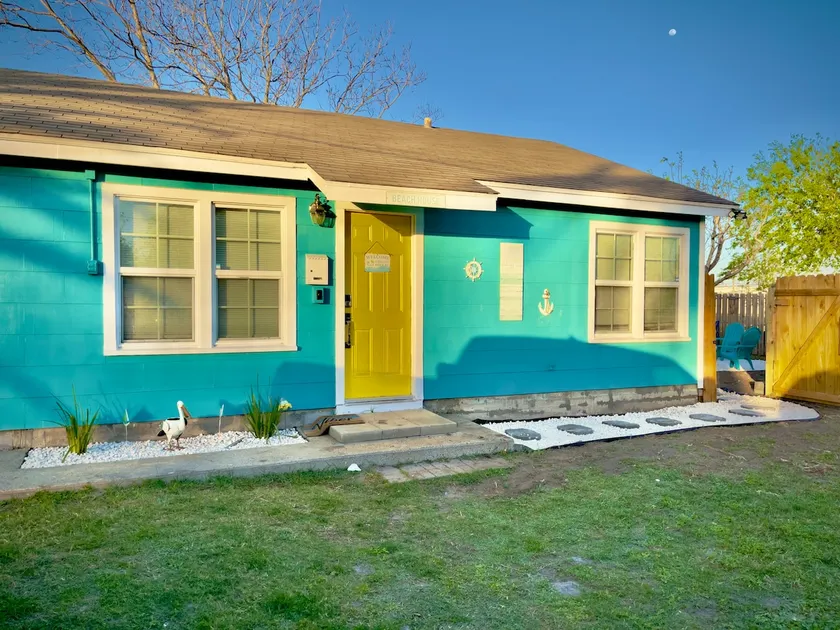 Timeout Retreat Beach House - Image 1