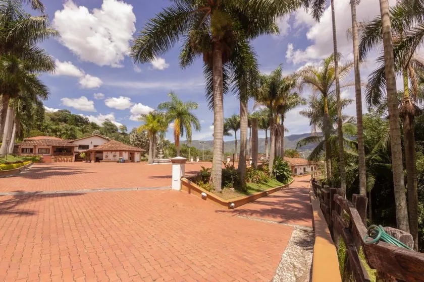 House+Parking+TV+Pool+Kitchen+WiFi+BBQ @Medellín - Image 1