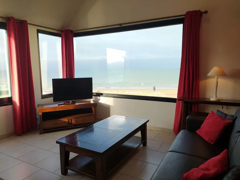 Arromanches or Beachfront (PRM) Waterfront - Image 1