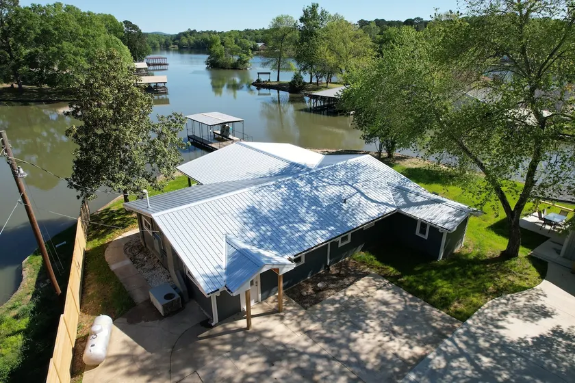 Accessible Lake Hamilton 2 House Estate Sleeps 20 - Image 1