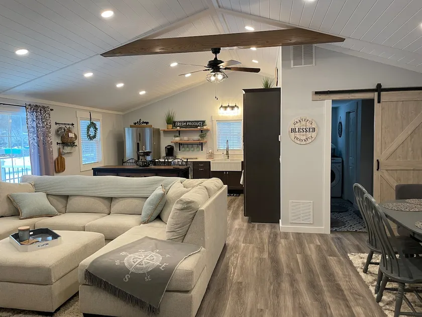 Cozy Lake house - Image 1