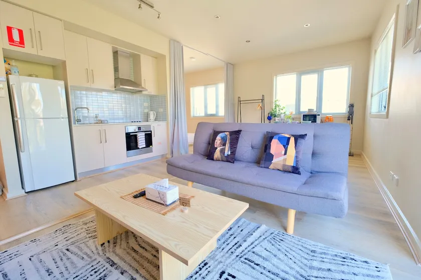 Street view studio in Centre of Gungahlin - Image 1