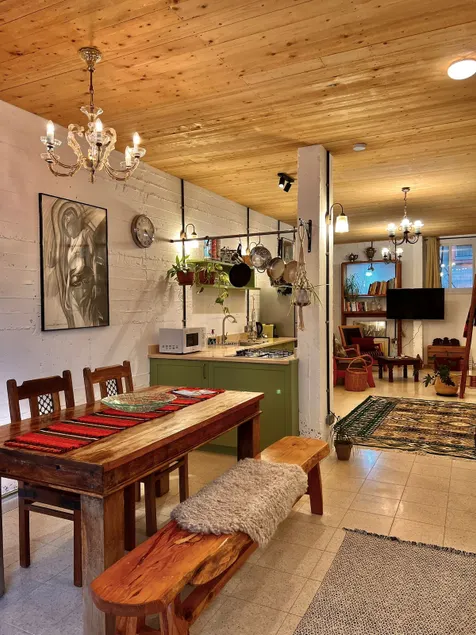 Isabel's ~ Hosting in the Galilee - Image 1