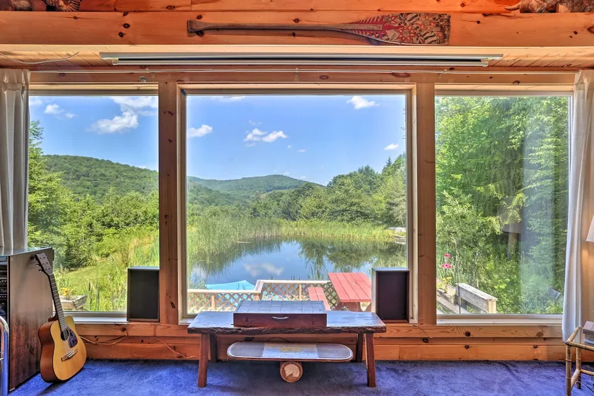 Hamden Cabin with seasonal hot tub & spring - Image 1