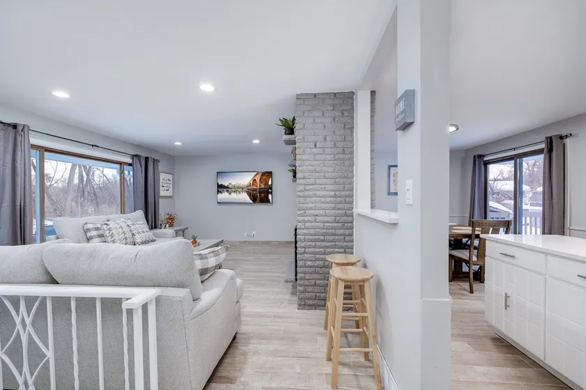 Lovely renovated home close to Lake Minnetonka - Image 1