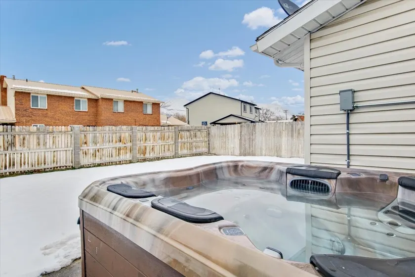 Haiti Haven | Fenced | Massage* | Hot Tub | BBQ - Image 1