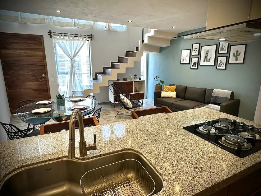 Beautiful loft apartment - Image 1