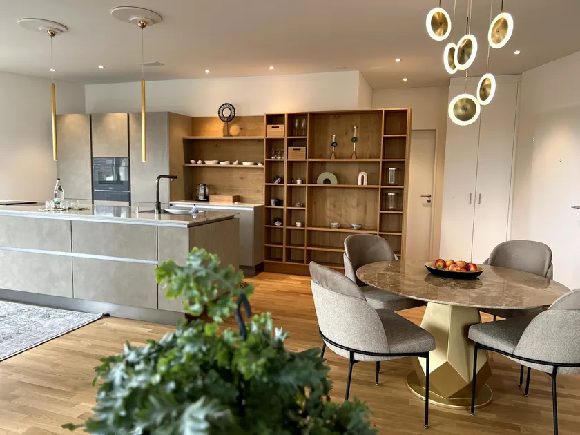 New and elegant luxury apartment - Image 1