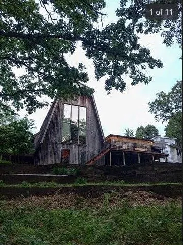 Centrally Located Wooded A-Frame - Image 1