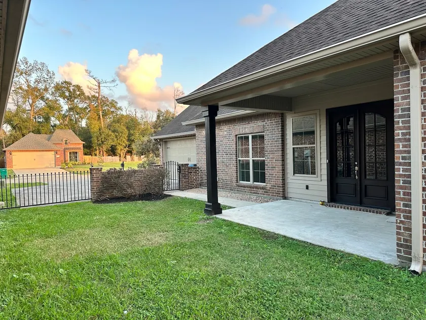 Entire Private House in Sulphur - Image 1