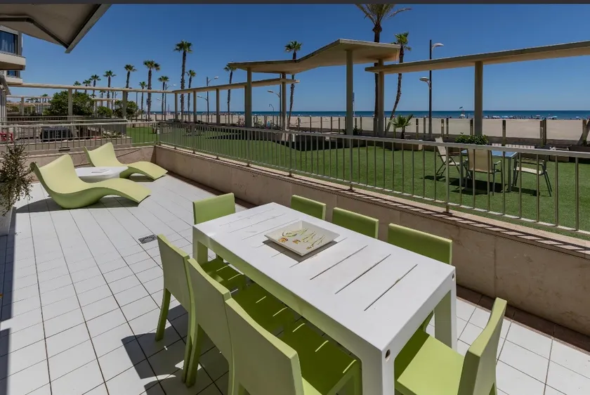 luxury sea view apartment with 2 rooms - Image 1