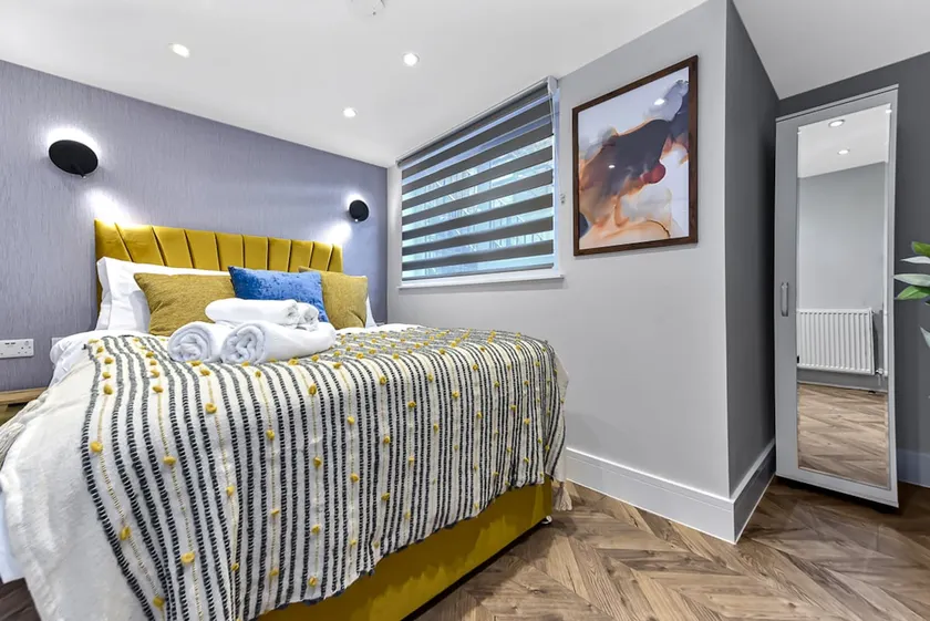 Beautifully Renovated Flat Ideal for Travellers - Image 1