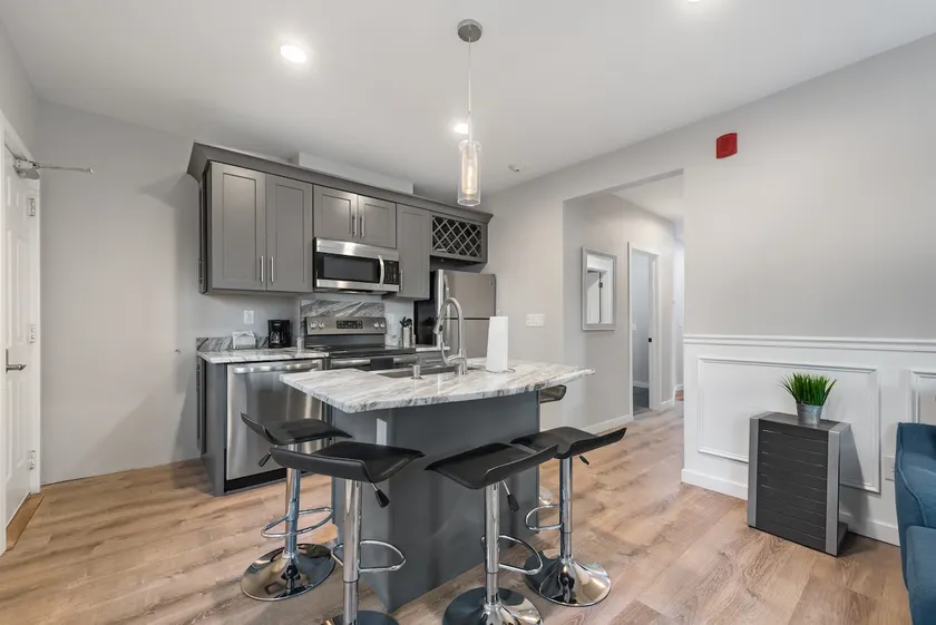 3BR*2BATH*Parking and Outdoor Patio - Image 1