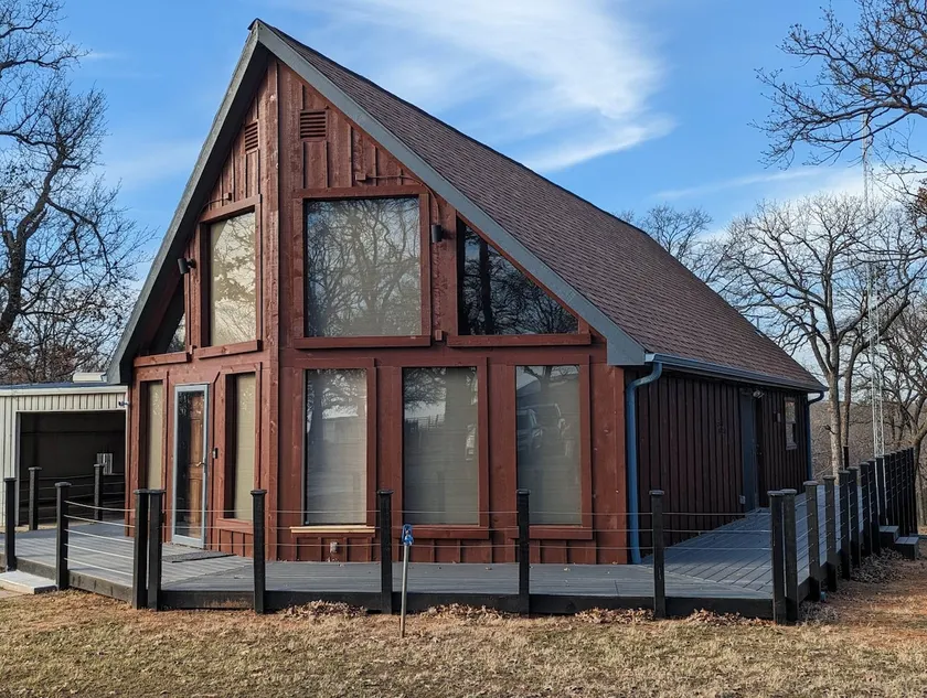 A Frame Cottage on 3 Acres at Beautiful Lake Texoma - Image 1