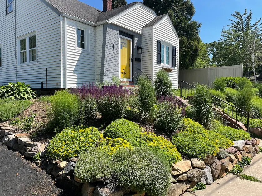 Sunny Cottage, Private, Cheerful, Convenient! - Image 1