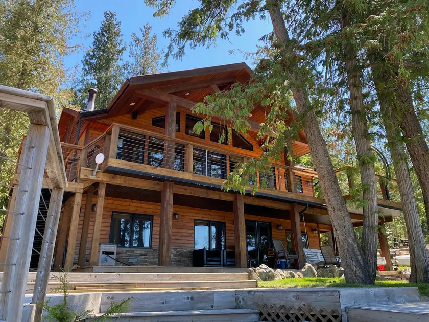 Lake Front Paradise! - Image 1