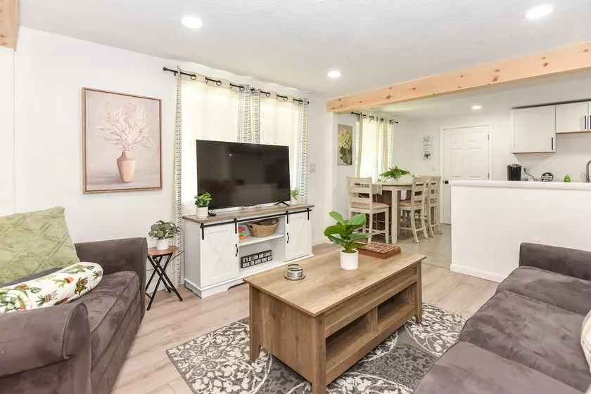 Family Friendly Home Near Beach & Speedway! - Image 1