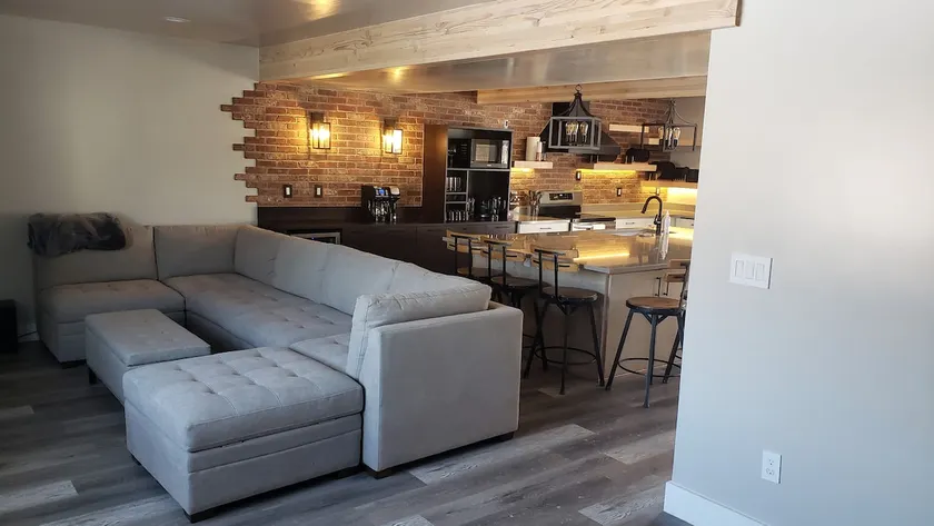 Pet Friendly spacious home. Close to everything - Image 1