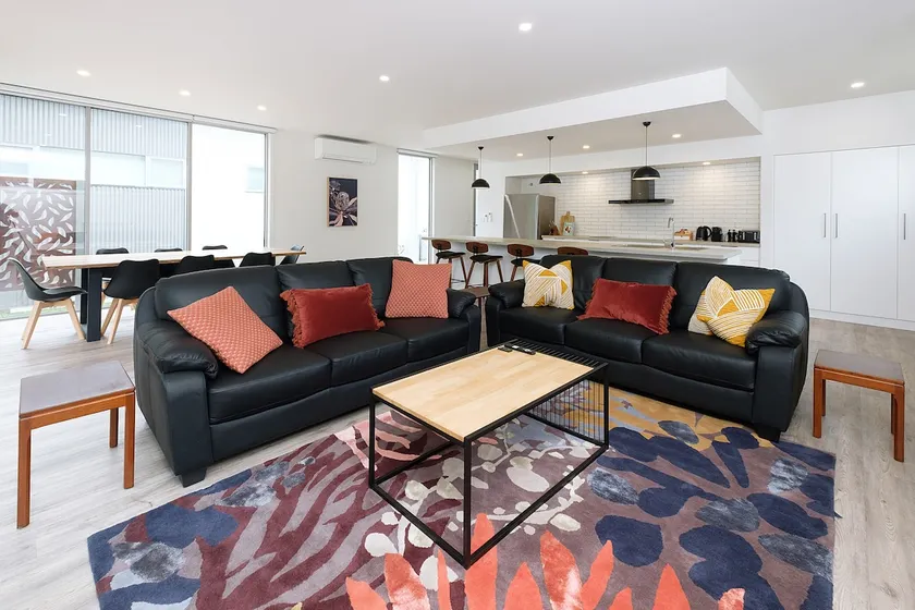 Serenity HG4 4Br 3&half Ba with Absolute National Park Frontage - Image 1
