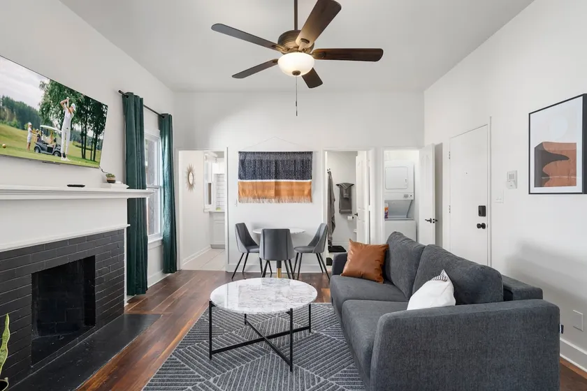 Modern Apartment in the Heart of Phoenix (4) - Image 1