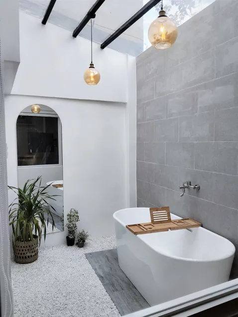 IMS 1 | Netflix | Bathbomb | Imus Center - Image 1