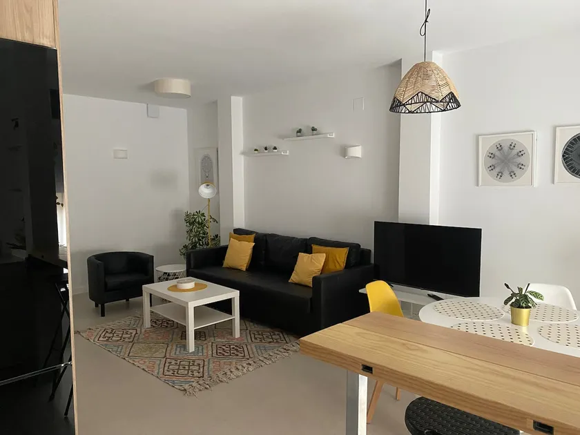 Excellent family apartment. Parking included - Image 1