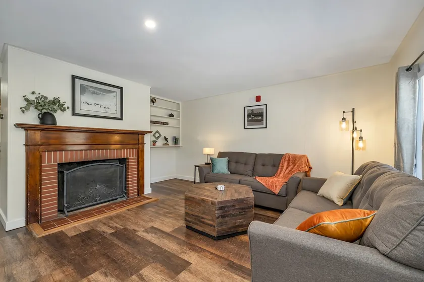 The Hearthstone Grand Residence | Elegant 2BR - Image 1