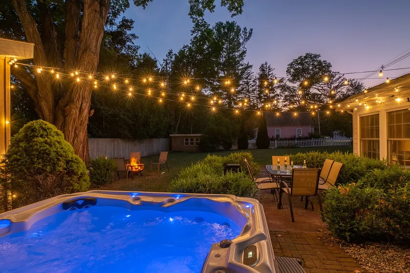 10 Mins to Ski-HotTub-Fireplace-PETS - Image 1