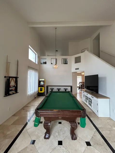 2-Story Home, 10 minutes away from Spring Training! - Image 1