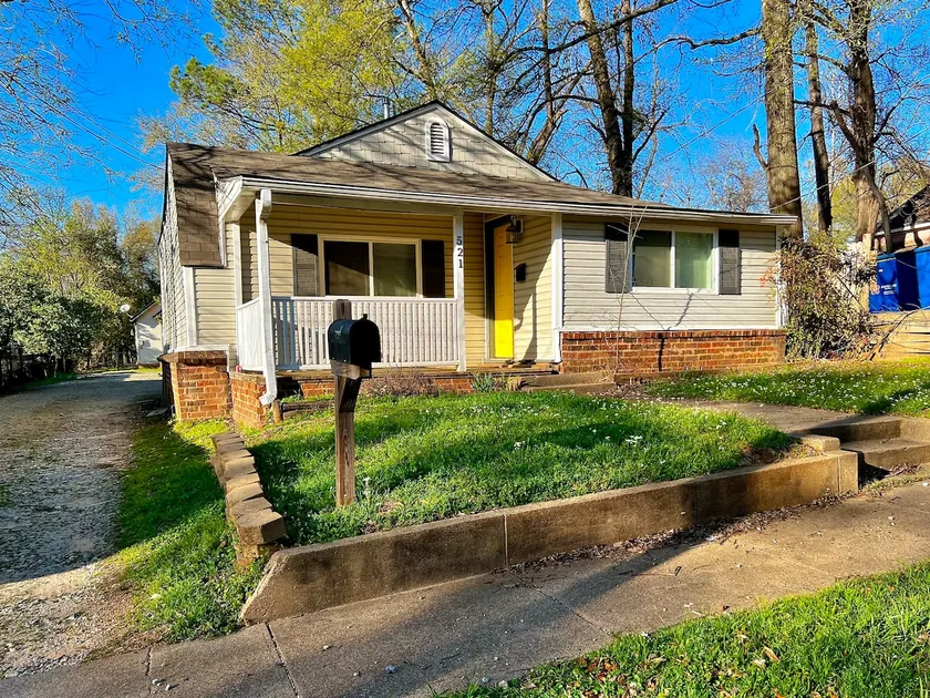 brick street house - Image 1