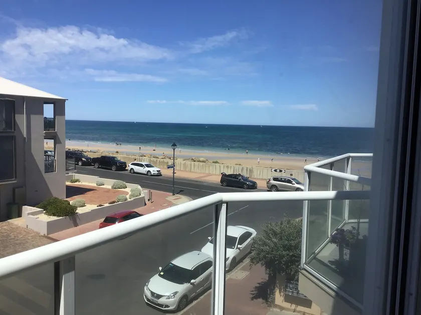 1 BR Oceanview - Glenelg South - Image 1