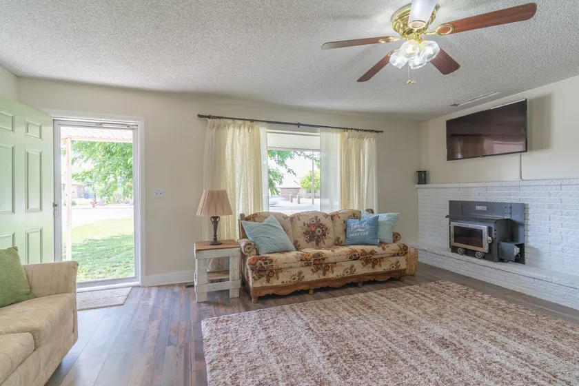 Lazy P Ranch House - Image 1