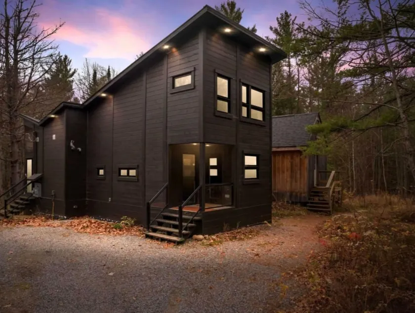 Woodland Muskoka Tiny House - Image 1