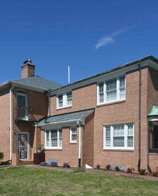 A remodeled guest house to stay in DC area - Image 1