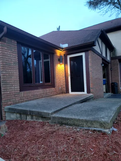 Entire Home|Westerville|2 BR|1KG|1-Q SZ Beds| 1BA| - Image 1
