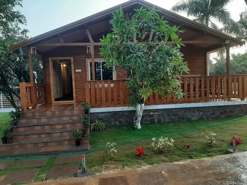 Melody-Wooden Cottage with Private Pool - Image 1