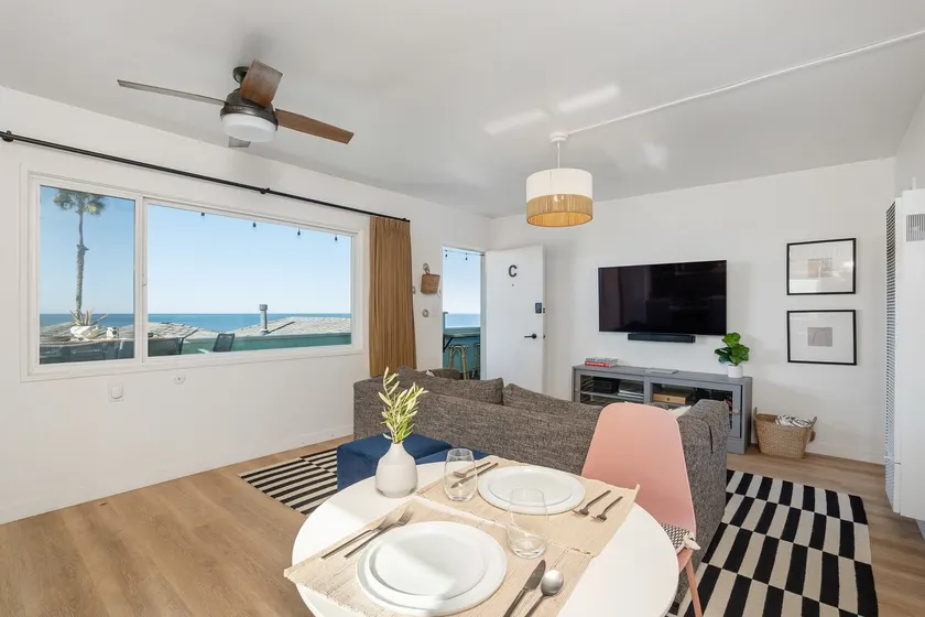 Steps From Beach, Panoramic Ocean Views & Parking - Image 1