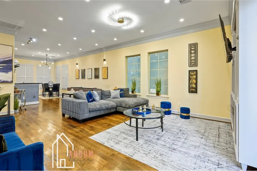 Central Chic: Trendy Midtown 3BR Retreat - Image 1