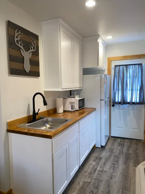 Family Cabin #4 - Image 1