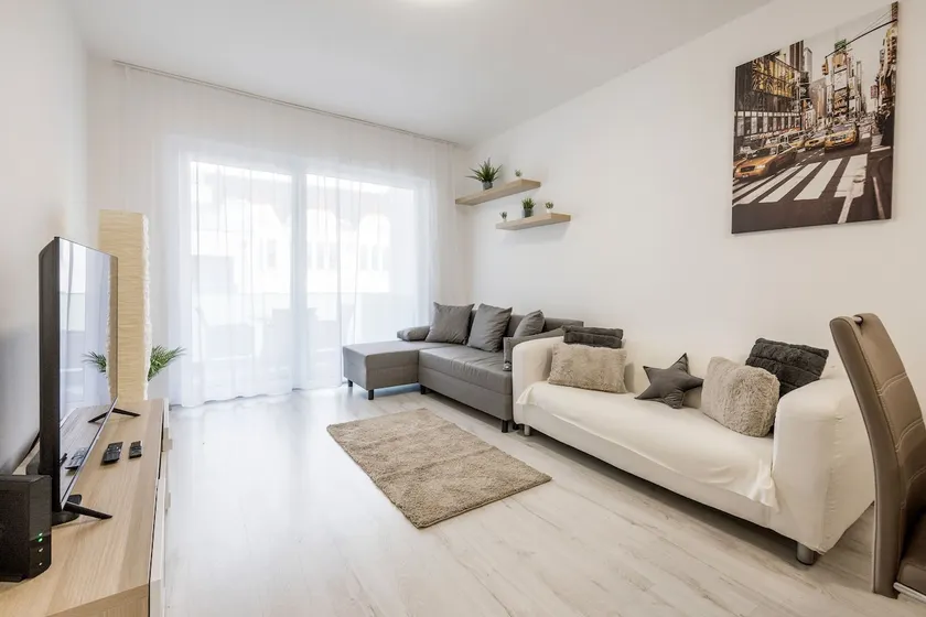BB Apartment - 2BR with parking close to centre - Image 1