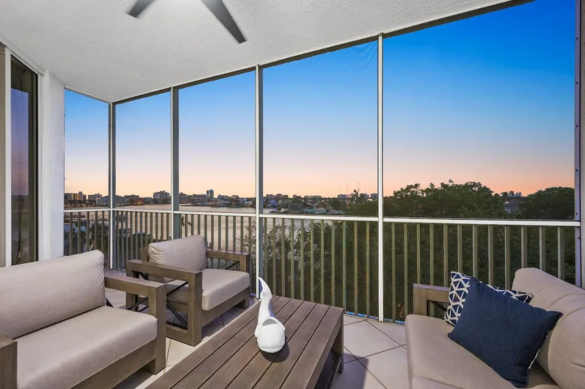 The Fitz - Stylish 3Br, 2Ba with pool.  Walk to beach. Great views. - Image 1